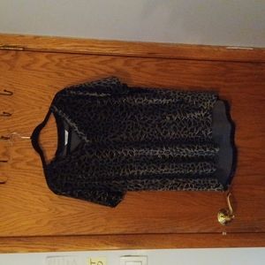 Amaryllis leopard polyester,velvet texture top size L Brand new never worn